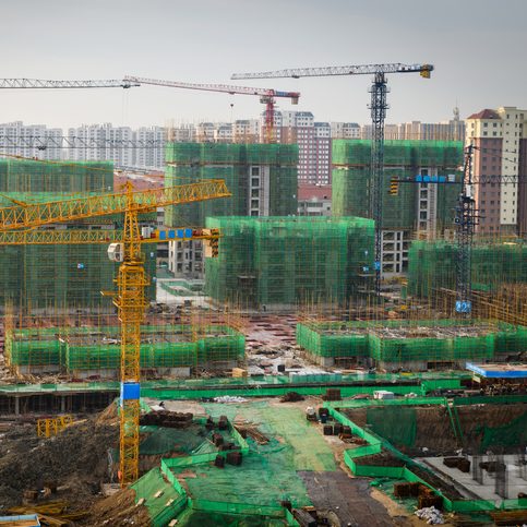 Crane and construction site | IoT connectivity for construction